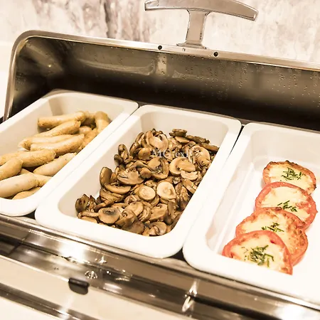 Hotel Monet Garden 4*