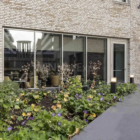 מלון Monet Garden