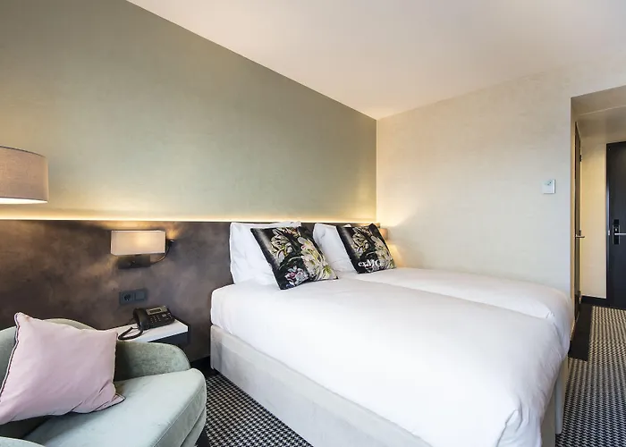 Monet Garden מלון