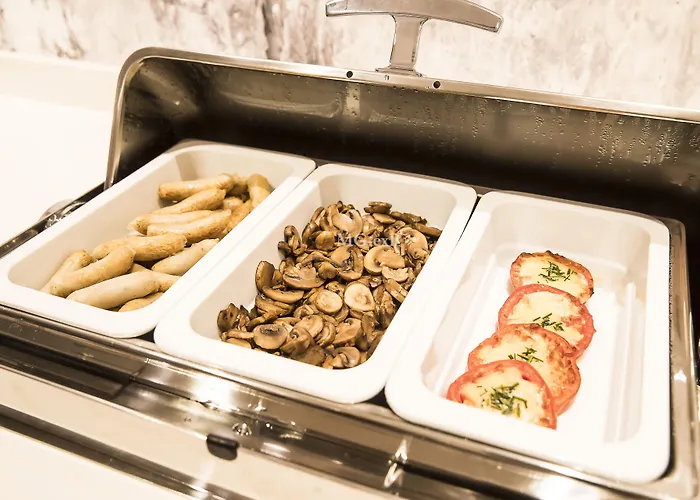 מלון Monet Garden 4*