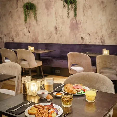 Monet Garden Hotell 4*